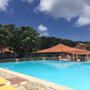 - Avec Piscine Sainte-Anne